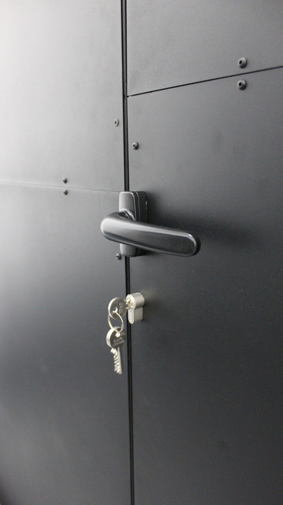 Estructura IOS trasera para cockpits