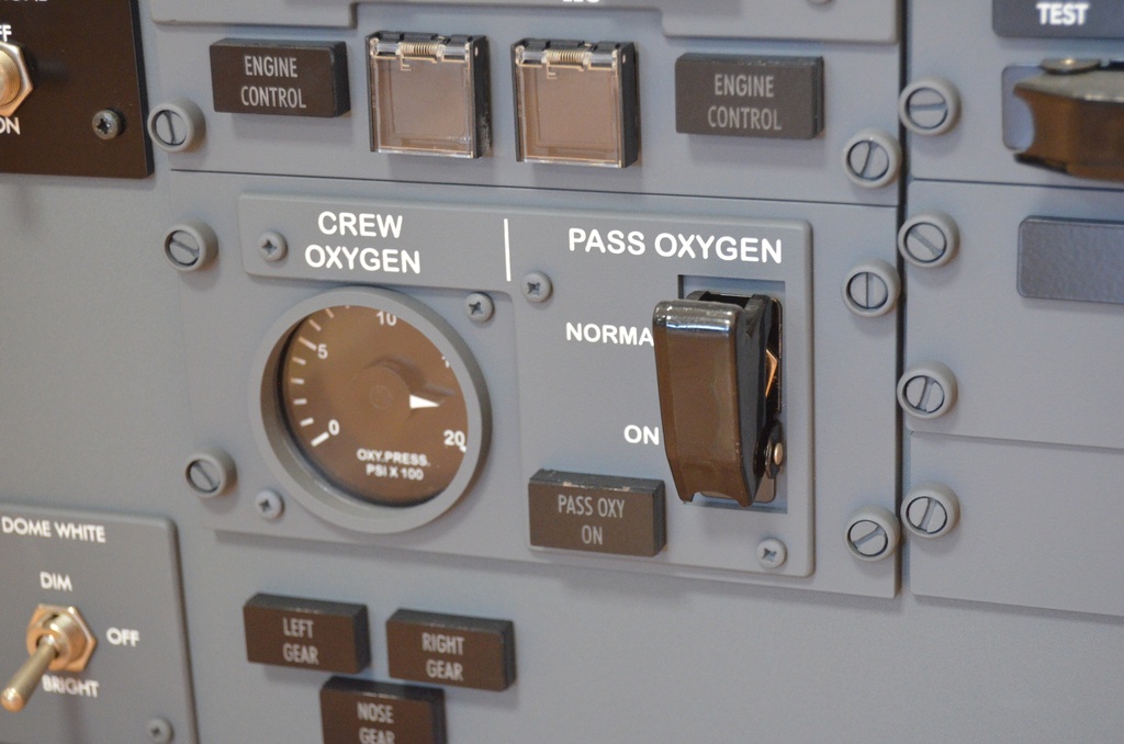 Overhead 737 -AFT- Completamente montado