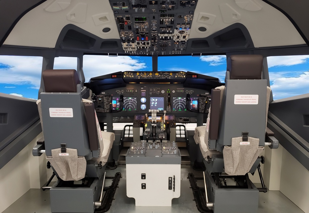 Cockpit B737 Completo